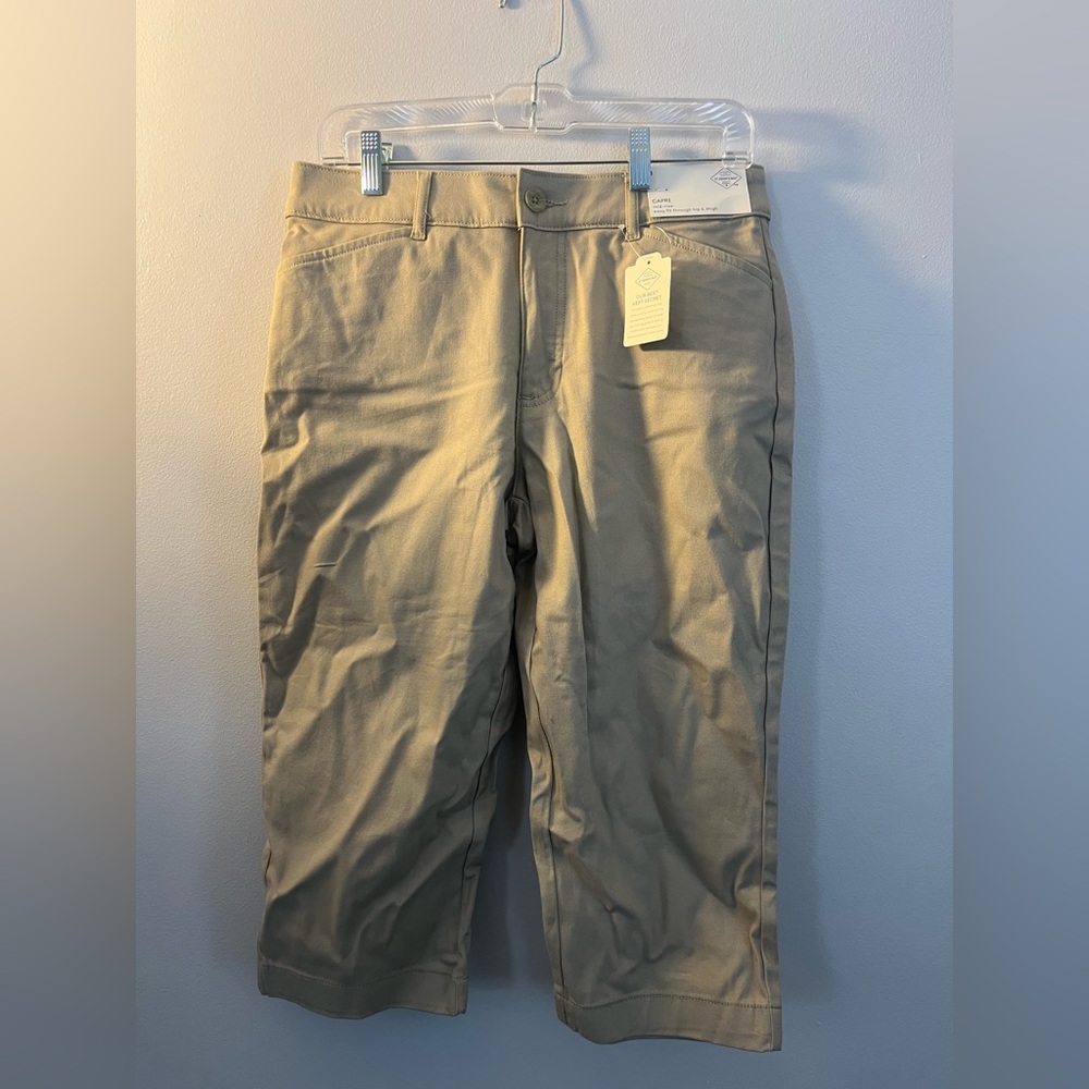 St. John's Bay Khaki Mid Rise Capris